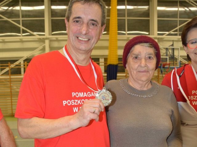 Pasym VIP-ami i piłką wspiera pogorzelców (zdjęcia)