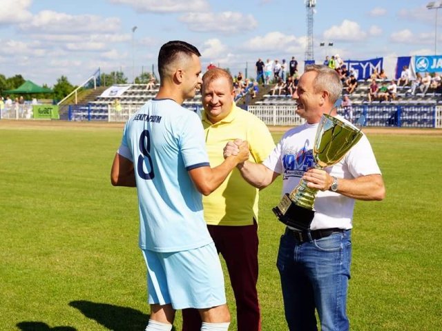 TRZY PUNKTY BŁĘKITNYCH NA INAUGURACJĘ