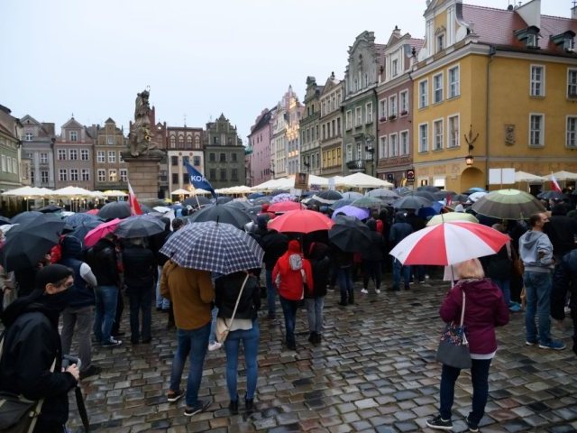 Policja: ponad 200 mandatów i 1,5 tys. wniosków do sądu w związku z demonstracjami antycovidowymi