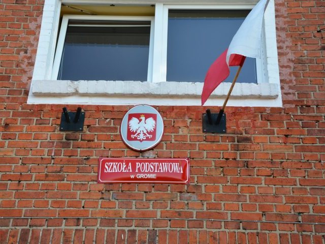 Wirus dobrał się do szkoły w gromie