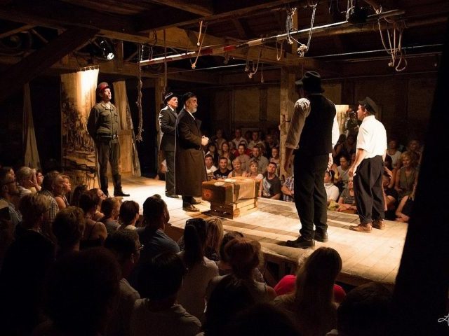 Kino Teatru Chochół “Zające na kordonie” (wideo)