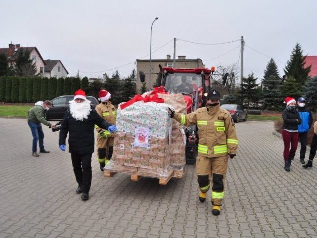 350 kilogramów podziękowań dla ratowników, bohaterów dnia codziennego (zdjęcia)