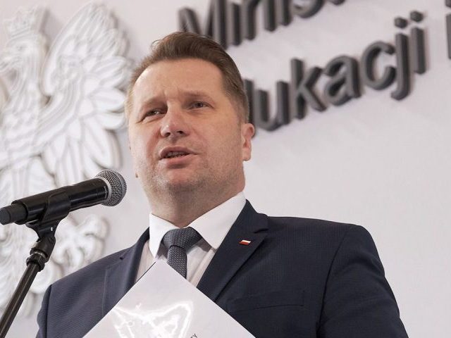 Czarnek: półkolonie mogą być realizowane tylko przez szkoły i organizacje pozarządowe