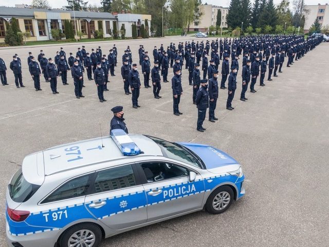 Policjanci ze Szczytna pożegnali aspiranta Michała Kędzierskiego (wideo)