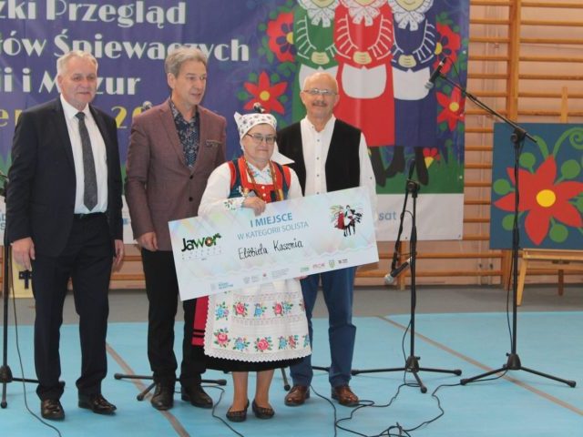 Kurpiowski folklor z dotacją