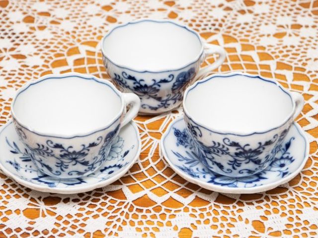 „Cebulana” porcelana - muzealne eksponaty