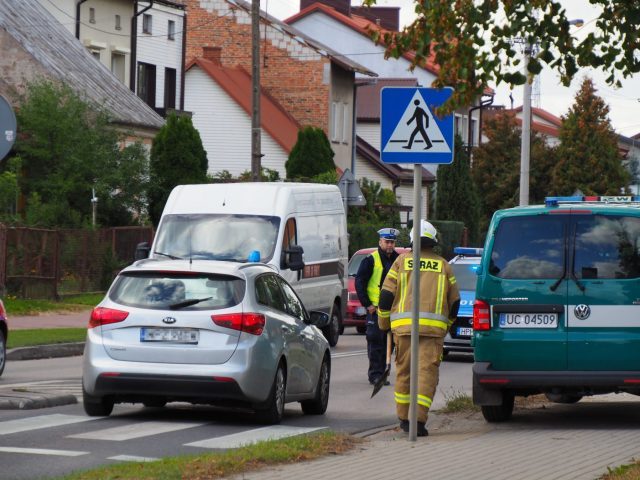 Mieszkaniec Wielbarka próbował przejechać policjanta (zdjęcia)