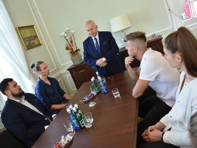 Olimpijczycy z wizytą u marszałka