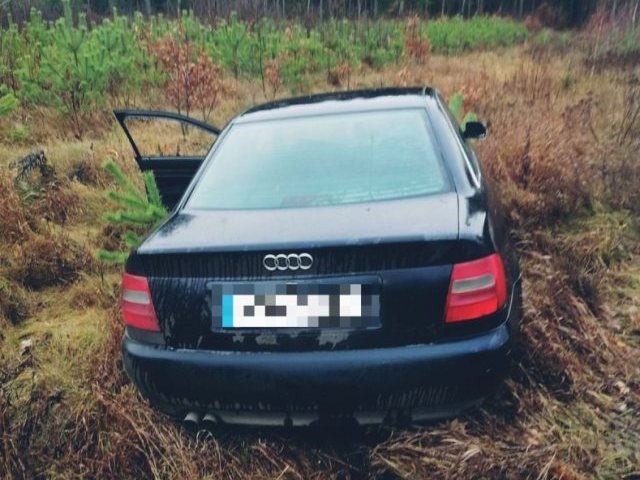 Nietrzeźwy 29-latek wjechał do rowu, policjanci podsumowali weekend na drogach