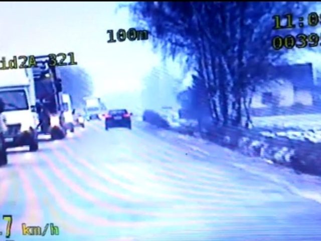 28-latka pędziła przez wieś, efekt - 2,5 tys. zł mandatu