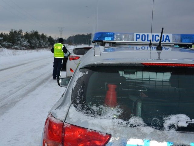 Poszukiwany 35-latek ukrywał się na terenie tartaku w Rozogach