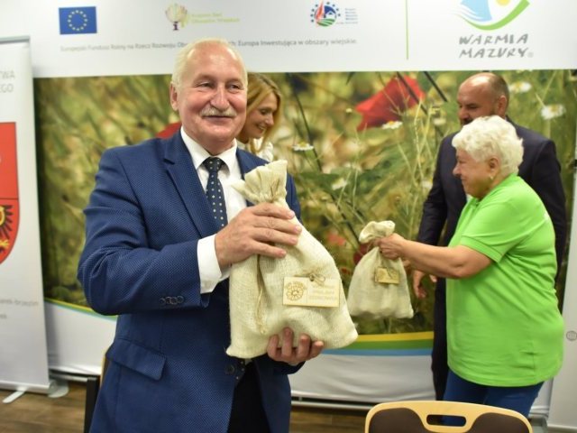 Małe granty sołeckie marszałka do wzięcia