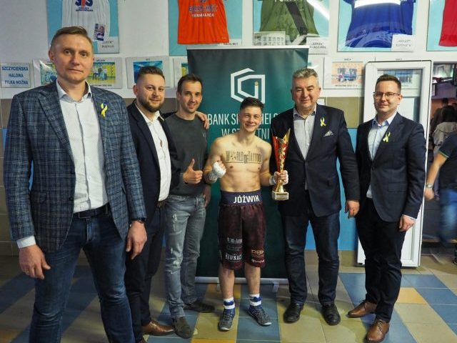 Fenomenalny debiut Jóźwika w zawodowym ringu