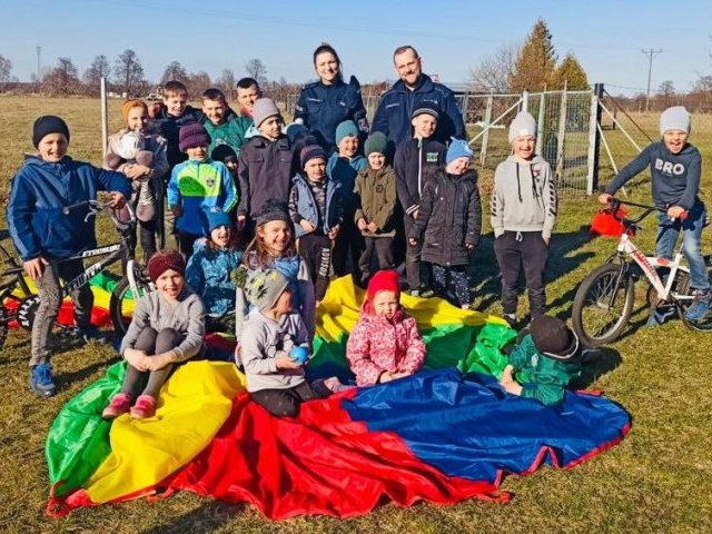 Policjanci rozmawiali o bezpieczeństwie z ukraińskimi rodzinami (zdjęcia)