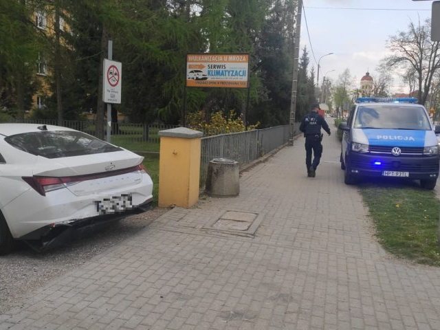 Cztery kolizje, dwie z udziałem motocykli, groźnie na drogach (zdjęcia)
