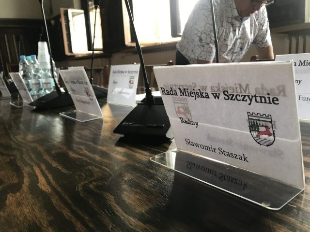 Trwa sesja Rady Miejskiej w Szczytnie (oglądaj obrady na żywo)