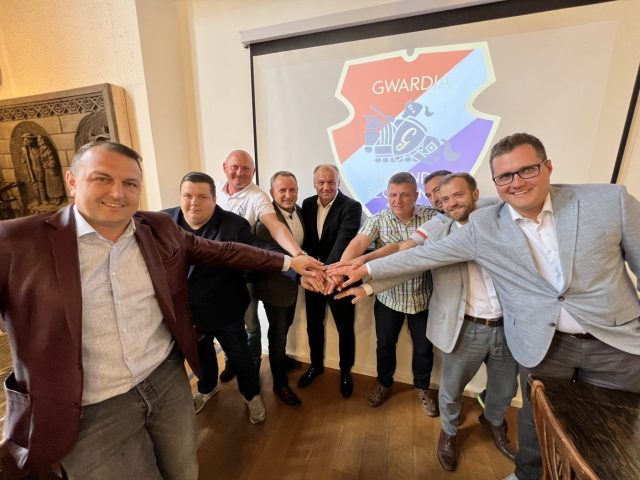 Pierwszy krok zrobiony, Błękitni i SKS łączą siły. Jest szansa na powrót Gwardii