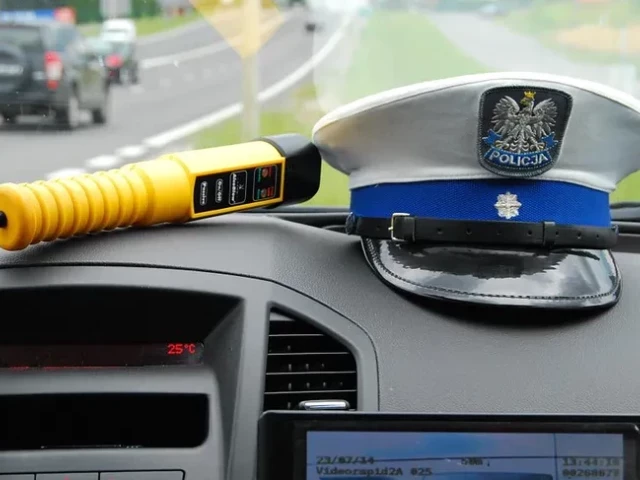 „Wydmuchał” 4 promile, ale wcześniej skasował zaparkowany samochód