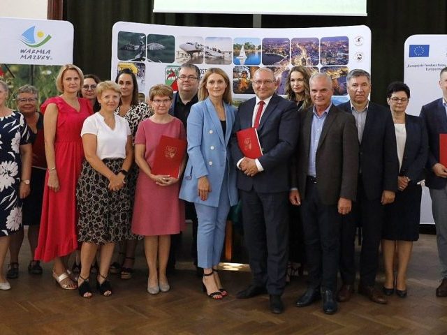Kasa podpisana, trafi do Targowa, Nart i Świętajna...