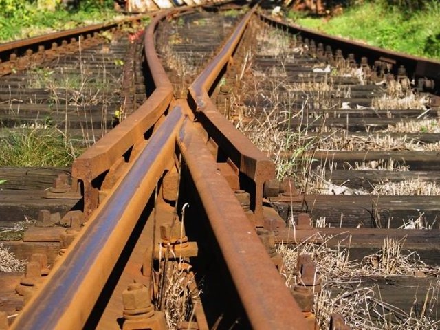 Koleją wozili głowice nuklearne, teraz sądzą się o podatek