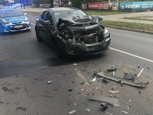 1500 zł mandatu dla 20-latki za kolizję na Skłodowskiej-Curie, policjanci podsumowali weekend na drogach powiatu