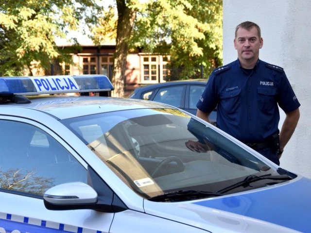 Czujne oko dzielnicowego, pijany motorowerzysta bez szans