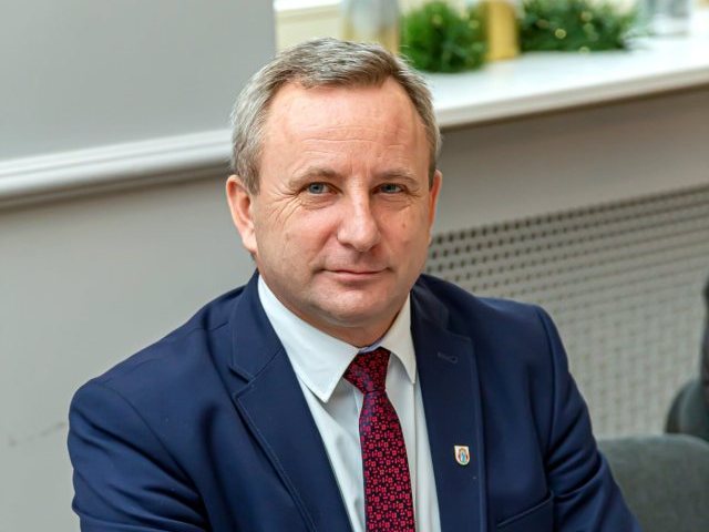 Mieszkańcy pytają, burmistrz Łachmański odpowiada... „wejdą w węgiel”