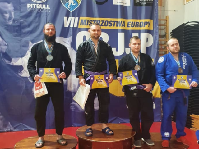 Katana zaprasza na treningi samoobrony kobiet, MMA oraz K1