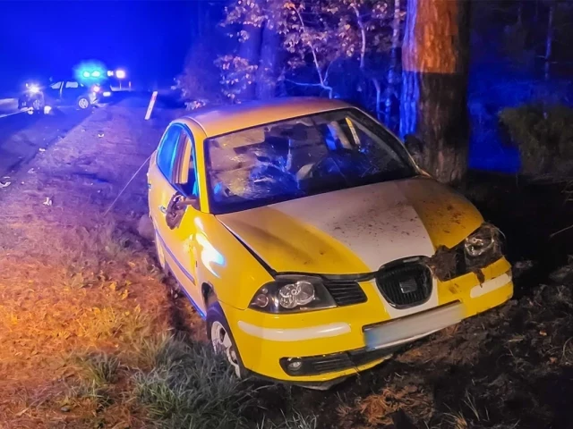 W wypadku w Wydmusach uczestniczyło auto z naszego powiatu, kierowca uciekł w las