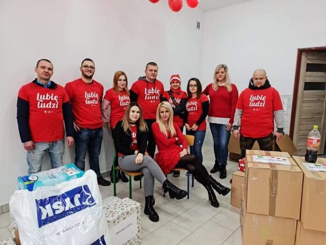 Już 10 szlachetnych paczek prawie gotowych. Trzynaście rodzin z gminy Wielbark otrzyma wsparcie