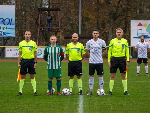 Błękitni przezimują jako lider