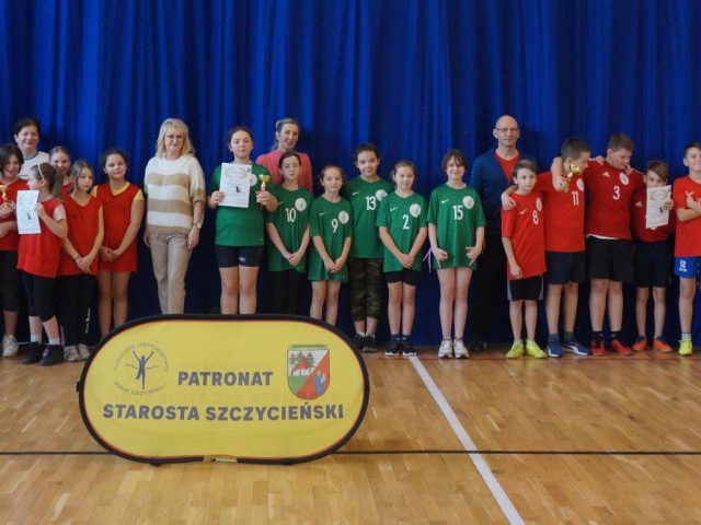 Trójka najlepsza w powiecie w siatkówce