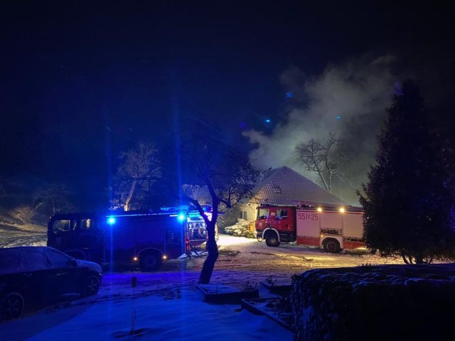 Dach w ogniu, potężne straty (zdjęcia)