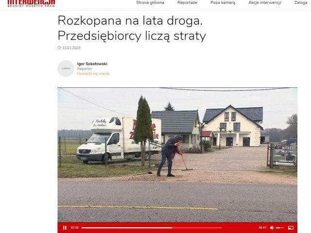 Reporterzy telewizji Polsat badają sprawę drogi w Rozogach