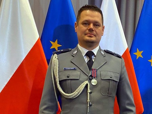Podkomisarz Radosław Kozłowski odznaczony medalem im. Andrzeja Struja