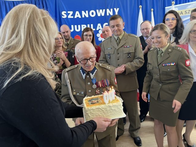 Władysław Kwiatkowski, żołnierz Armii Krajowej świętował setne urodziny (zdjęcia)