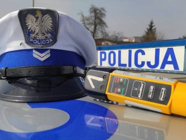Pijani kierowcy i złamane zakazy prowadzenia pojazdów - podsumowanie świątecznego weekendu na drogach powiatu