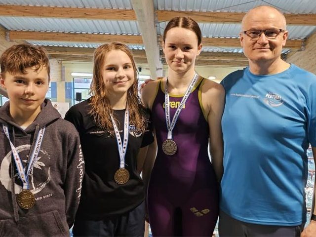 Sukcesy szczycieńskich pływaków. Złota Martyna Pieńkowska (zdjęcia)