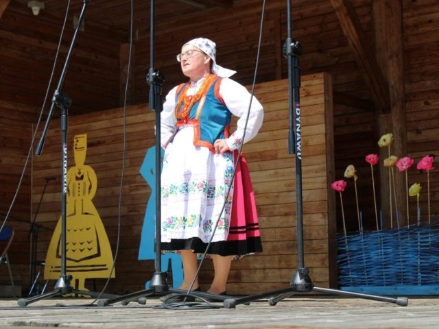 Elżbieta Kasznia i Rozowski Zespół Ludowy triumfują na 34. Jarmarku Kurpiowskim w Myszyńcu!