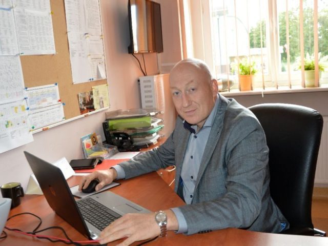 Dyrektor szkoły bez zmian, został tylko formalny podpis