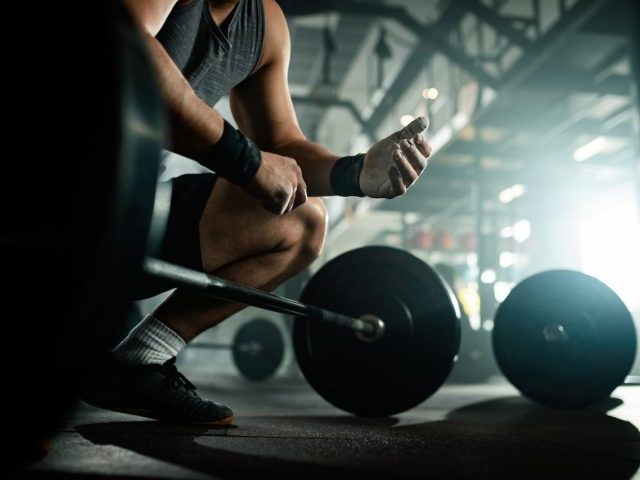 Crossfit a trening siłowy - Porównanie dwóch potężnych światów Fitnessu