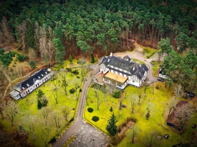 Lotnicza szkoła chce wskrzesić legendę Hotelu Leśna w Szczytnie?