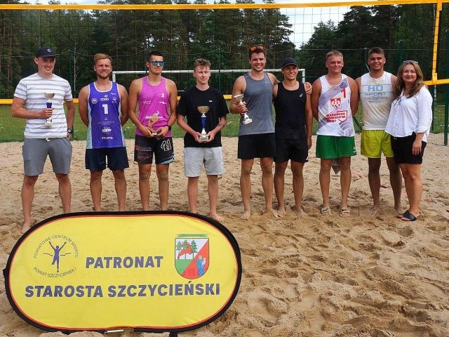 Wybitni mistrzowie piaskowych boisk. Jakub Brzozowski i Michał Wolak triumfują bez pojedynku finałowego