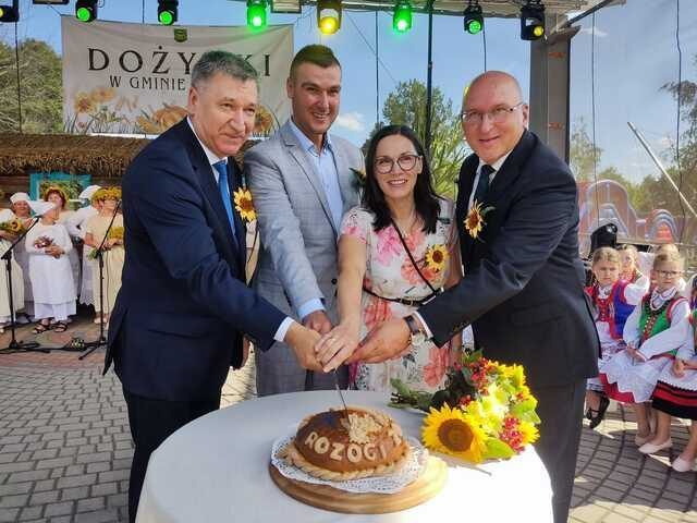 W Rozogach dziękowano rolnikom za ich trud codziennej pracy (zdjęcia)