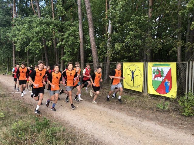 Mistrzostwa Powiatu w Indywidualnych Biegach Przełajowych, Młodzi sportowcy dali z siebie wszystko (zdjęcia)