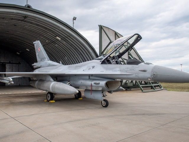 Polskie F-16 (i nie tylko) wystartują z drogi pod Wielbarkiem. Zaczynają się ćwiczenia wojskowe na drodze wojewódzkiej 604