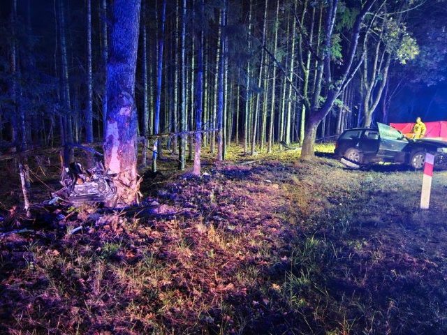 17-letnia Paulina i 22-letni Damian nie żyją. Tragiczny wypadek na trasie Janowo-Sawica. Autem jechały cztery młode osoby