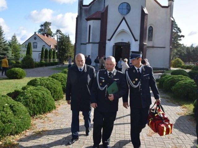Henryk Żuchowski wsparł strażaków z Lesin Wielkich