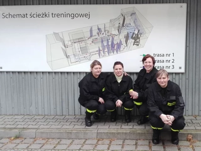 W Wesołowie dziewczyny idą w ogień. - Moje dziewczyny są najlepsze – mówi Krzysztof Żokowski, naczelnik OSP