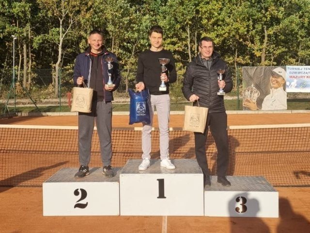 Kacper Chełstowski, Mariusz Myślak i Mateusz Sawa - najlepsi w Lidze Tenisowej 2023